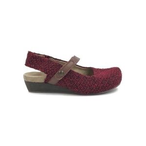 OTBT Red Knit Springfield Slingback Clogs size 6.5